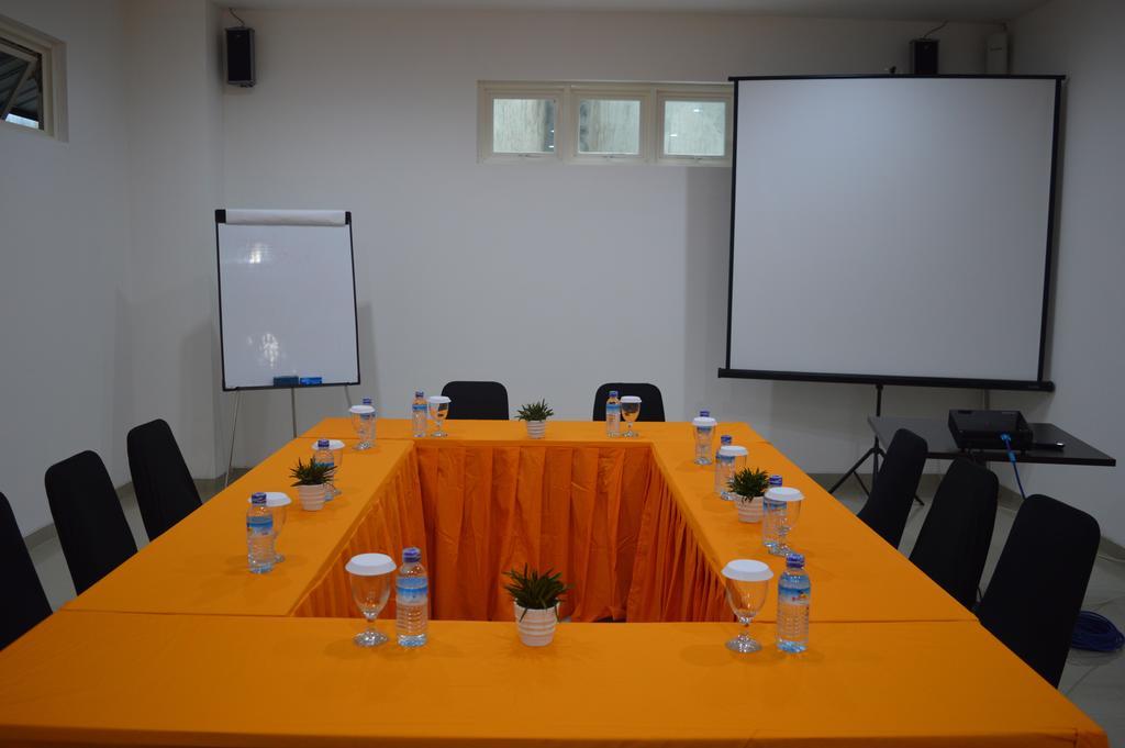 M Hotel Mataram Extérieur photo