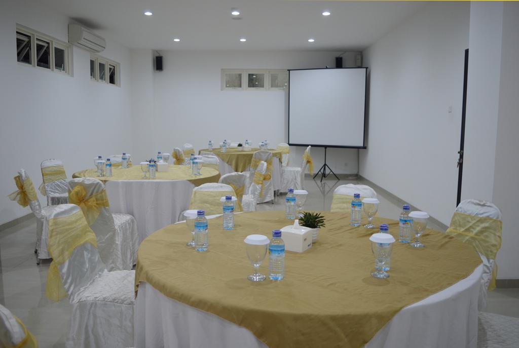 M Hotel Mataram Extérieur photo