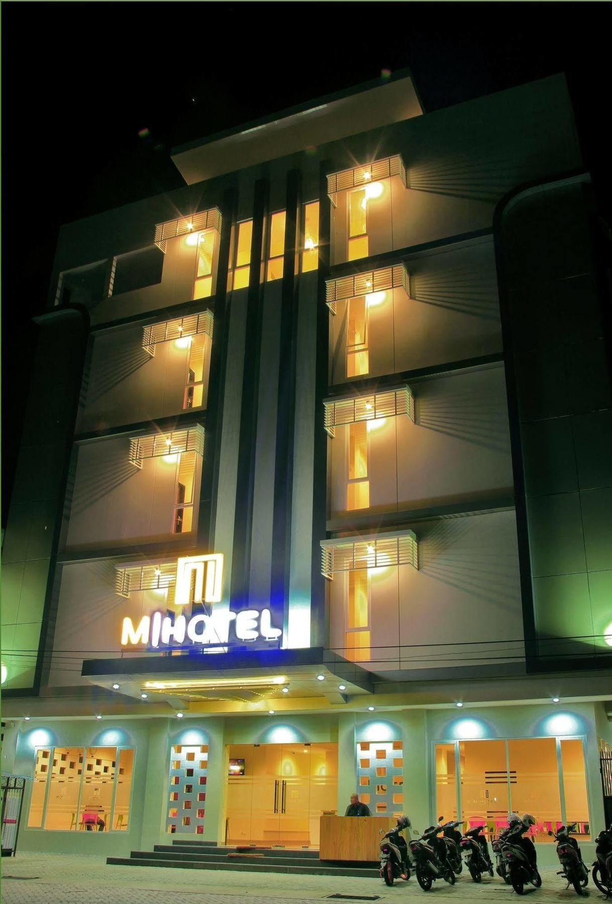 M Hotel Mataram Extérieur photo