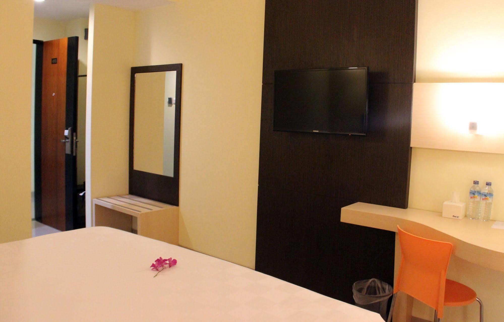 M Hotel Mataram Extérieur photo