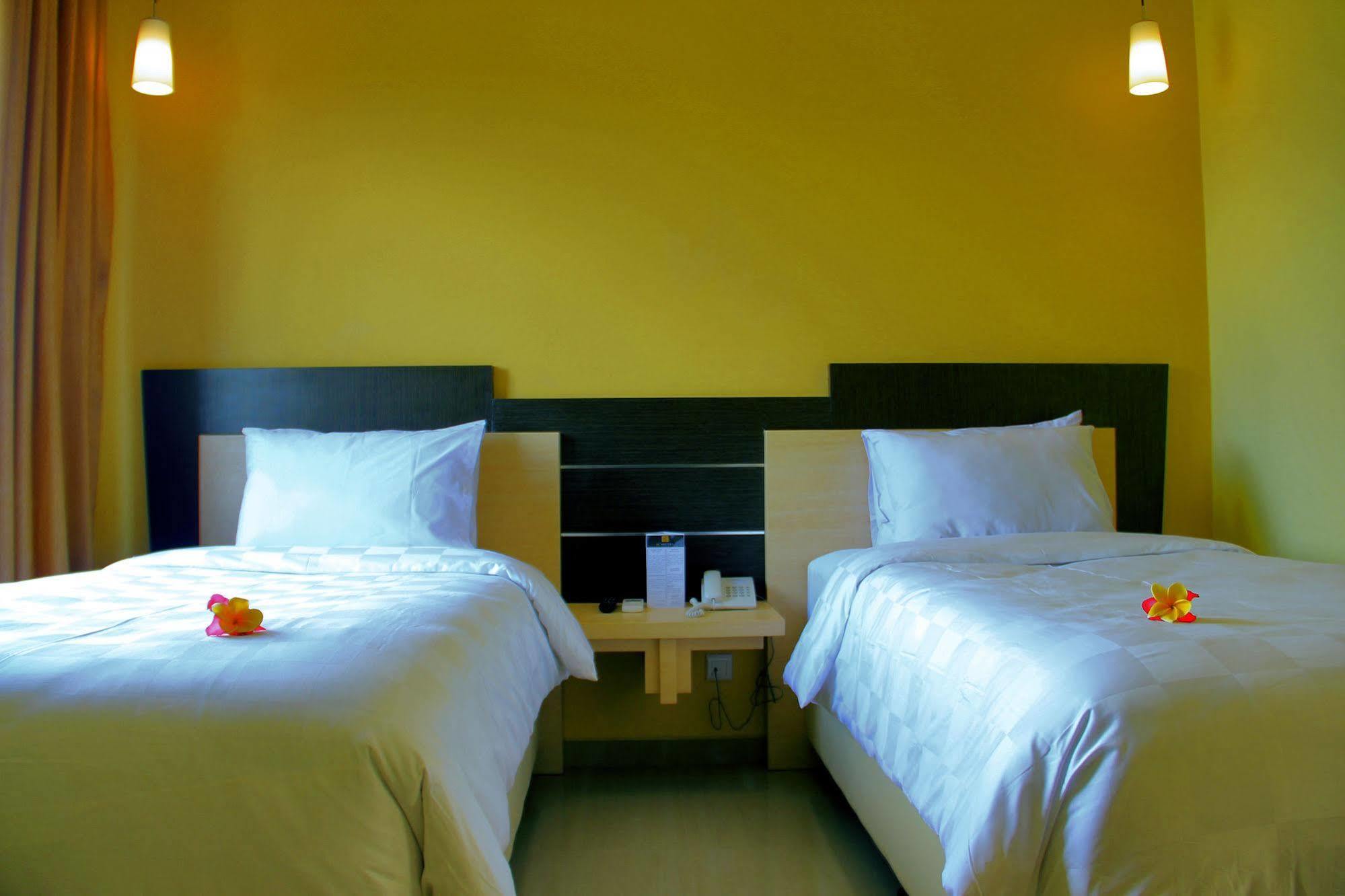 M Hotel Mataram Extérieur photo
