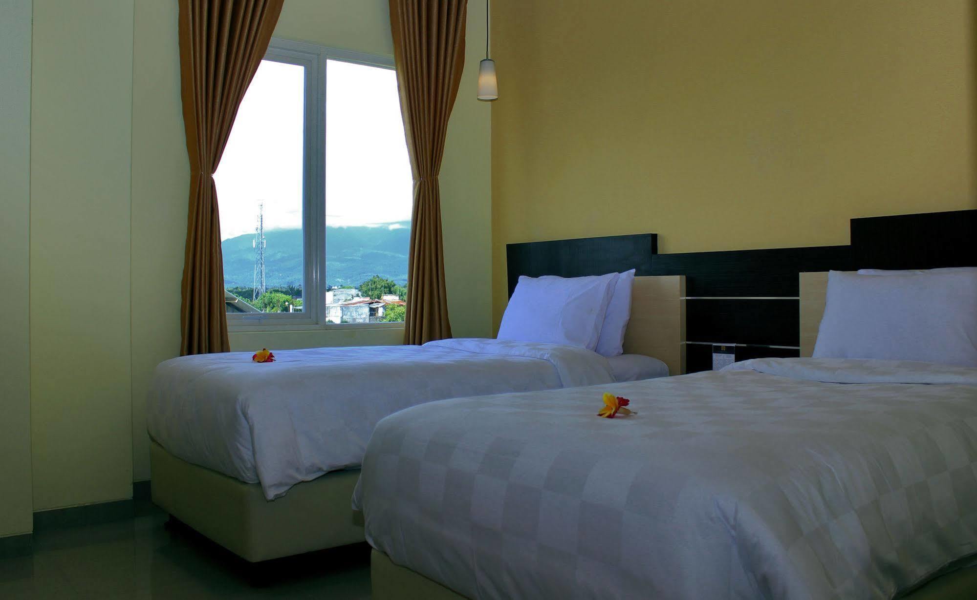 M Hotel Mataram Extérieur photo