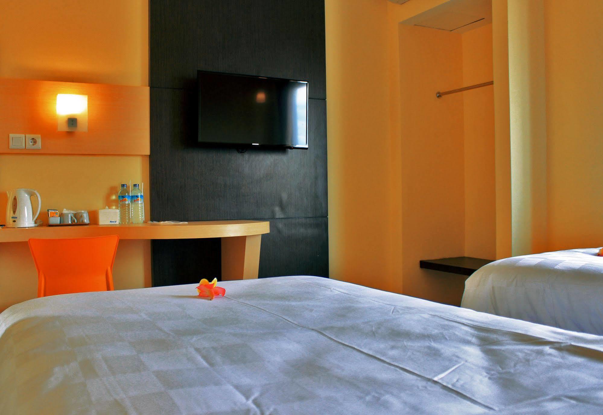M Hotel Mataram Extérieur photo
