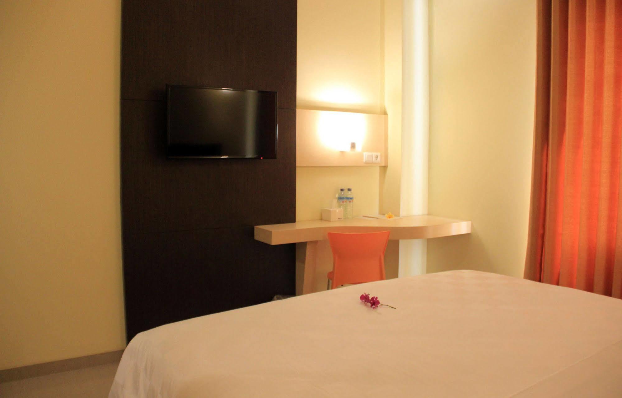 M Hotel Mataram Extérieur photo