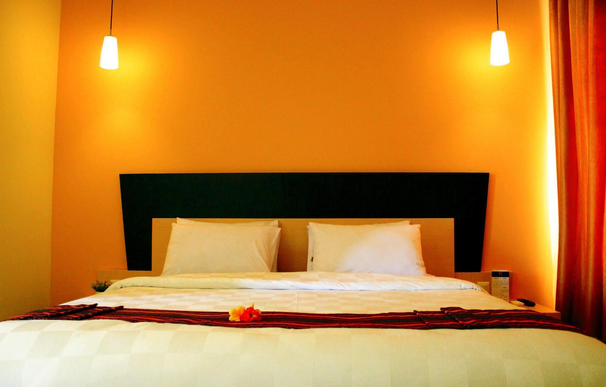 M Hotel Mataram Extérieur photo