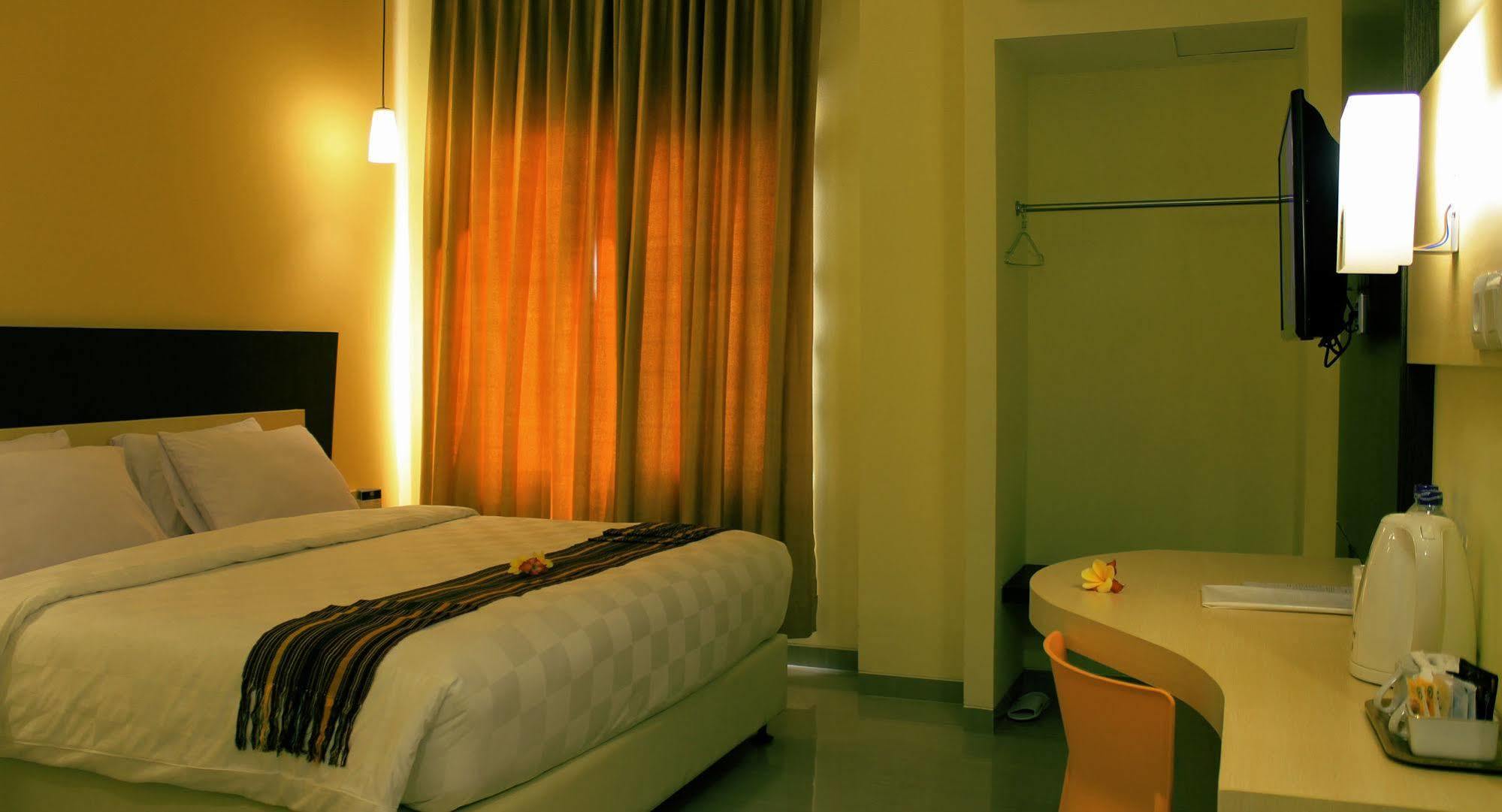 M Hotel Mataram Extérieur photo
